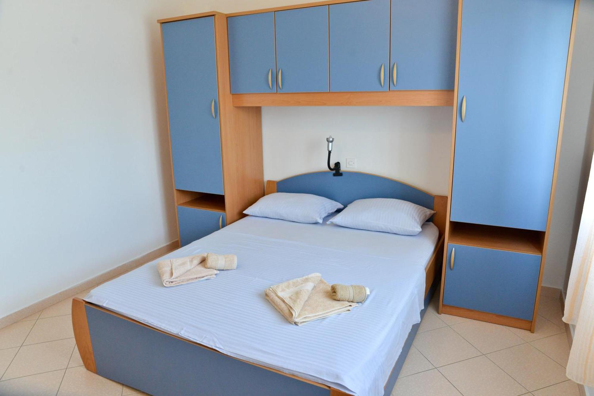 Apartments Lonic Kukljica Zimmer foto